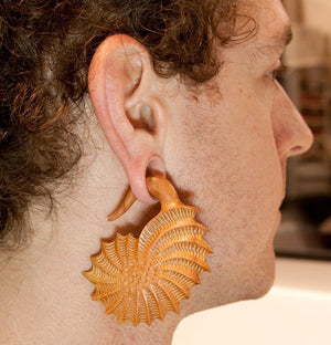 SEA SHELL Red Saba Wood Hanger 3mm-10mm - Price Per 1